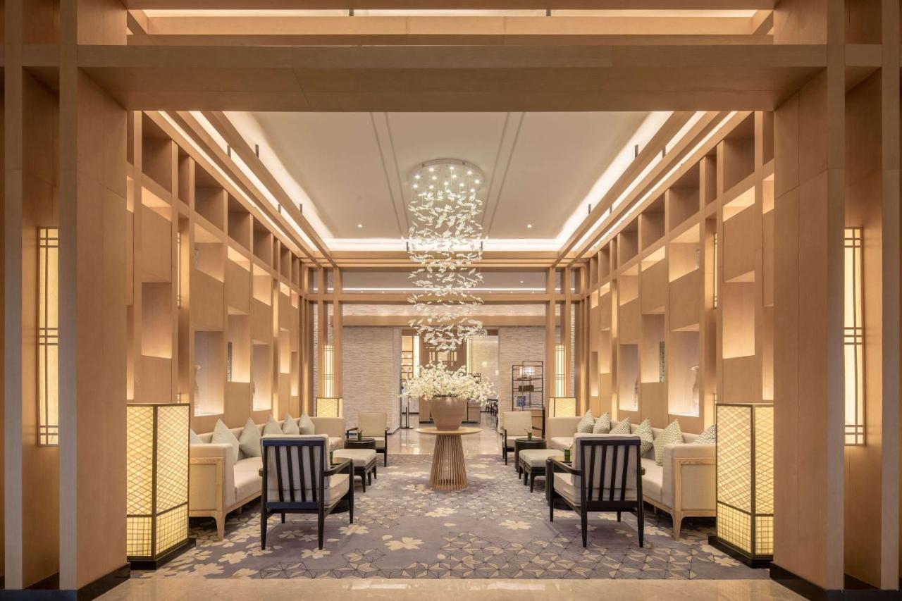 Howard Johnson Huashuiwan Hot Springs Resort Chengdú Exterior foto