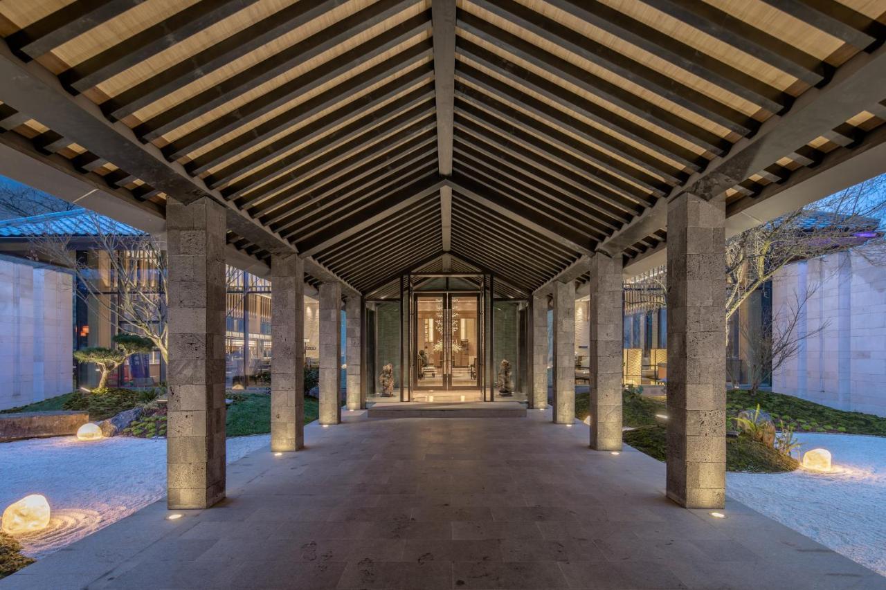 Howard Johnson Huashuiwan Hot Springs Resort Chengdú Exterior foto